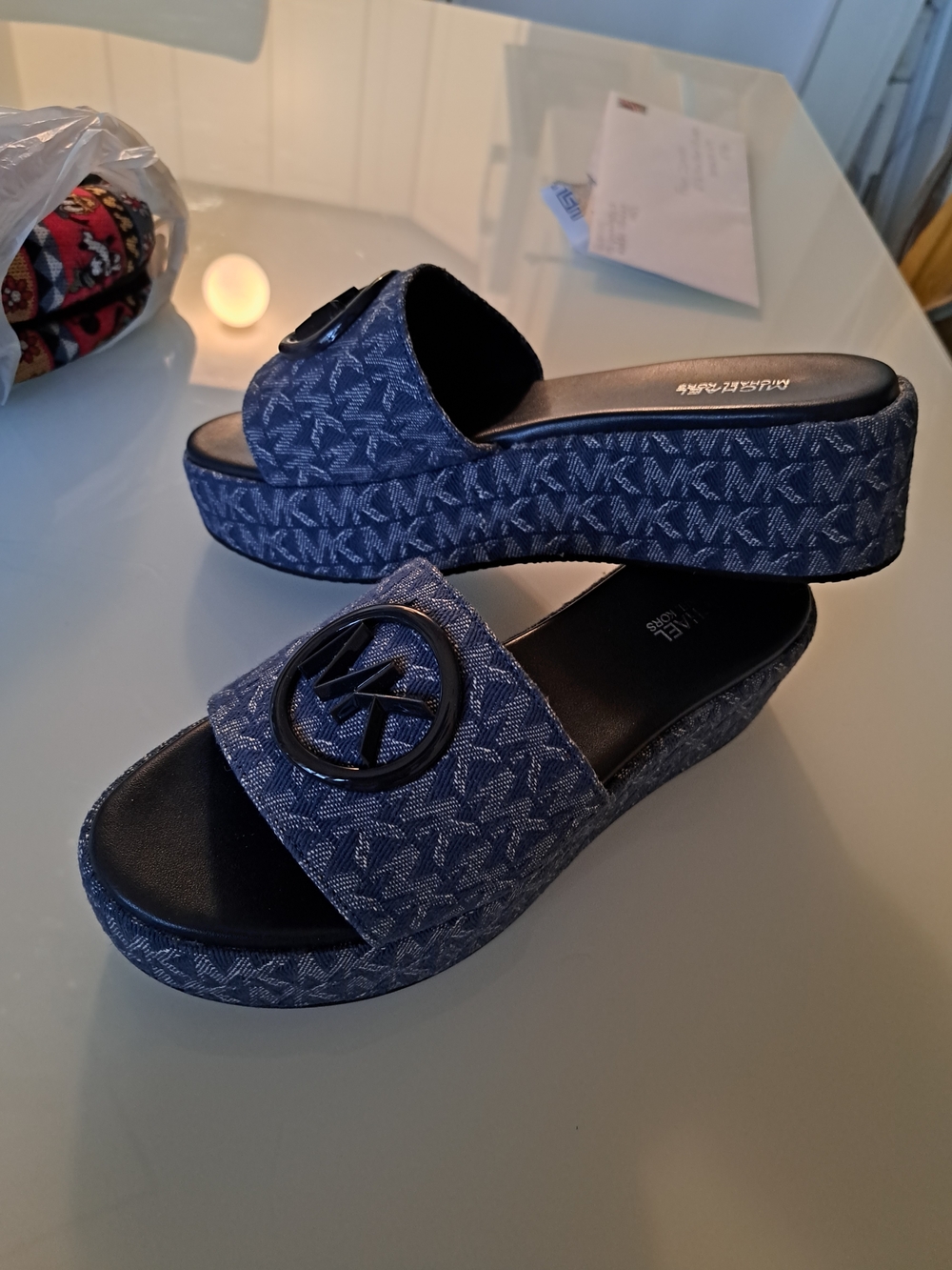 MK-Style Blue Platform Slide Sandals with Logo Accent